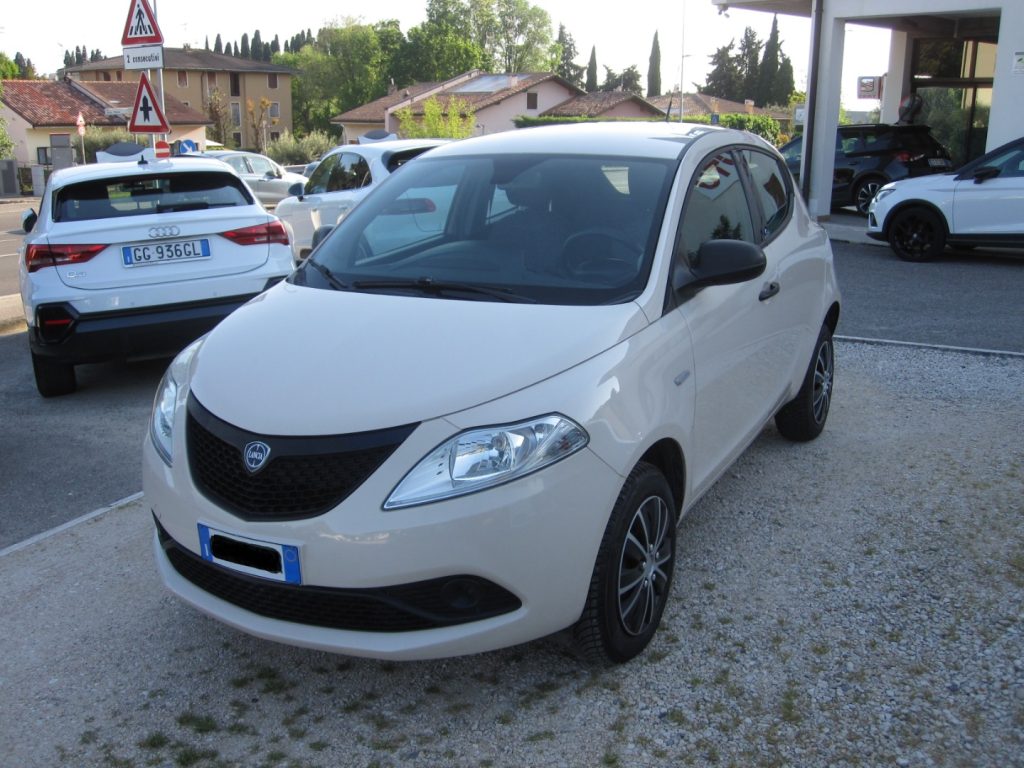Lancia Ypsilon  0.9 TwinAir 85 CV 5p. Metano Ecochic NEOPATENTATI