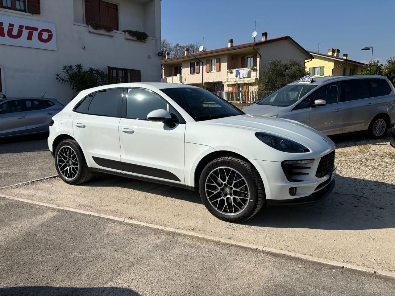 Porsche Macan  2.0