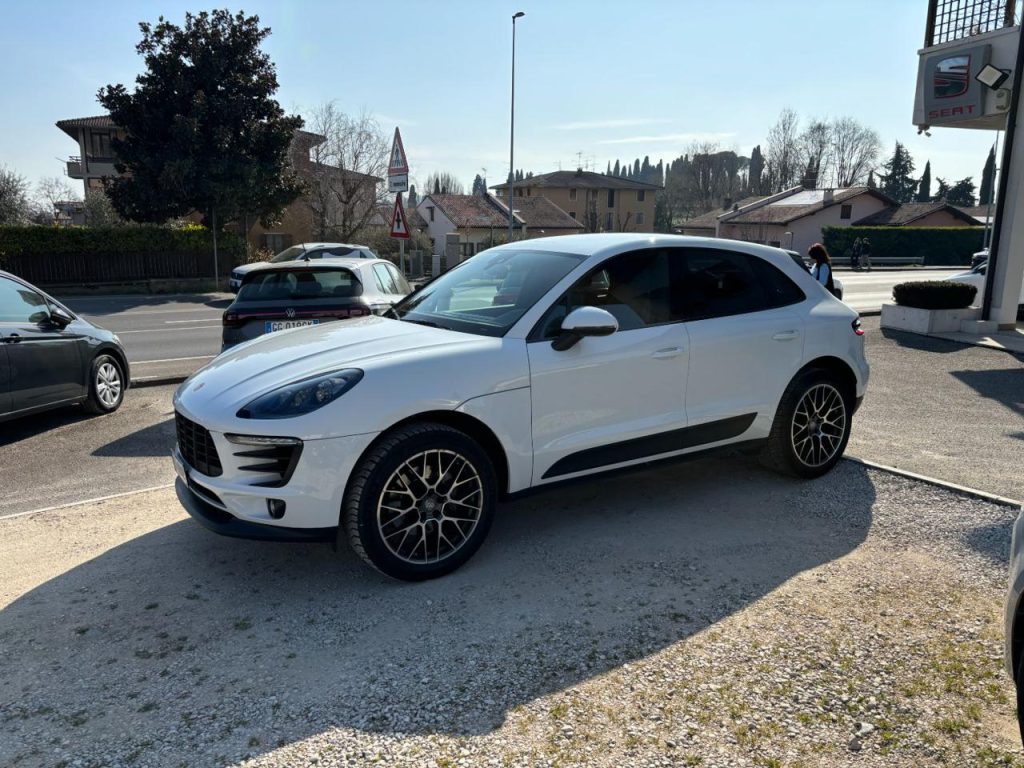 Porsche Macan  2.0