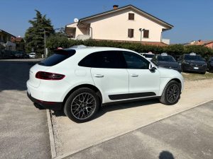Porsche Macan  2.0