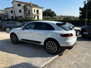 Porsche Macan  2.0