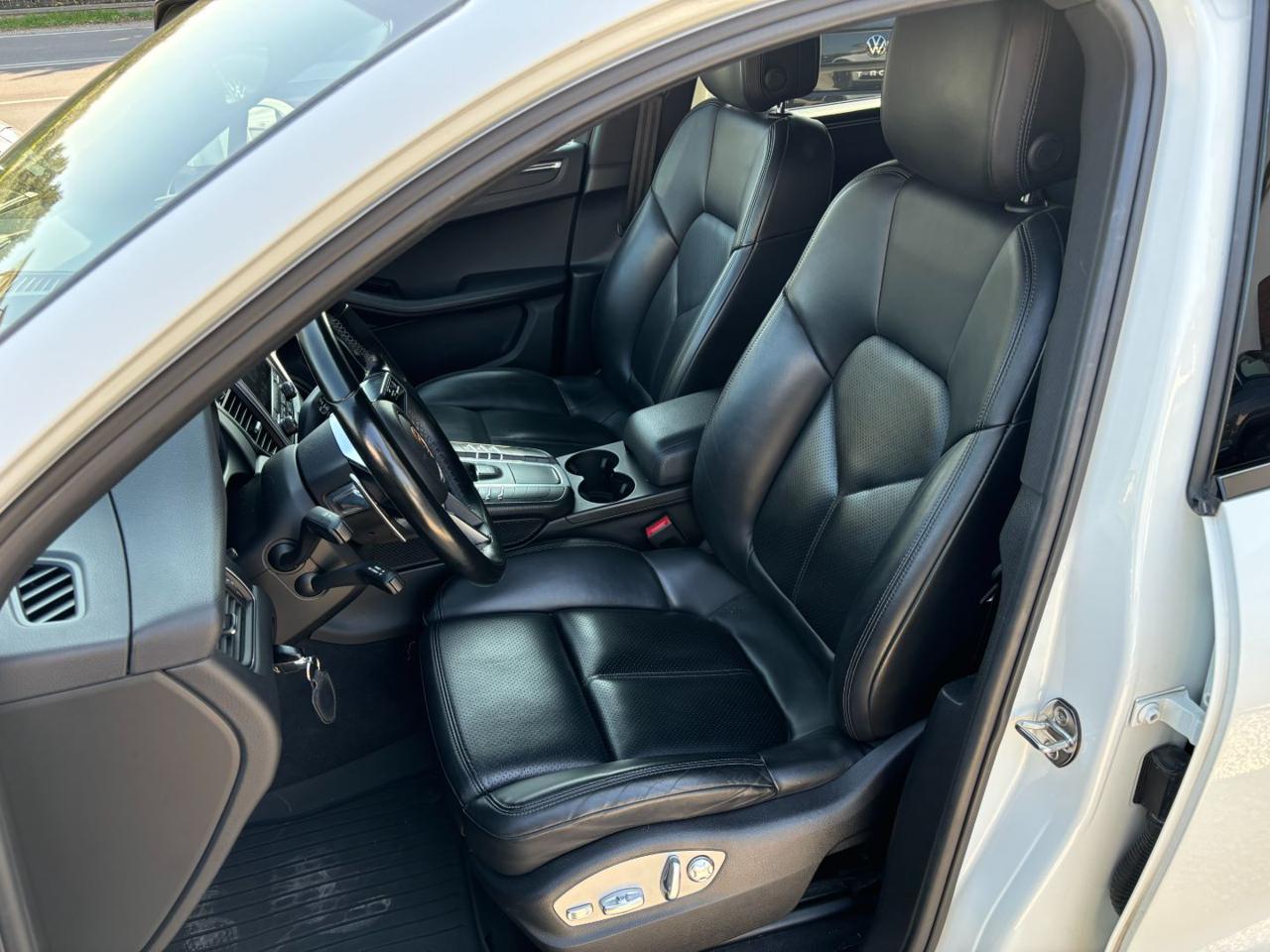 Porsche Macan  2.0