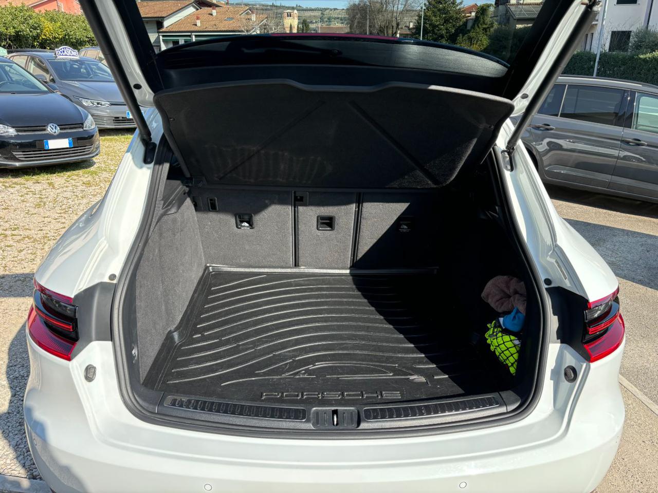 Porsche Macan  2.0