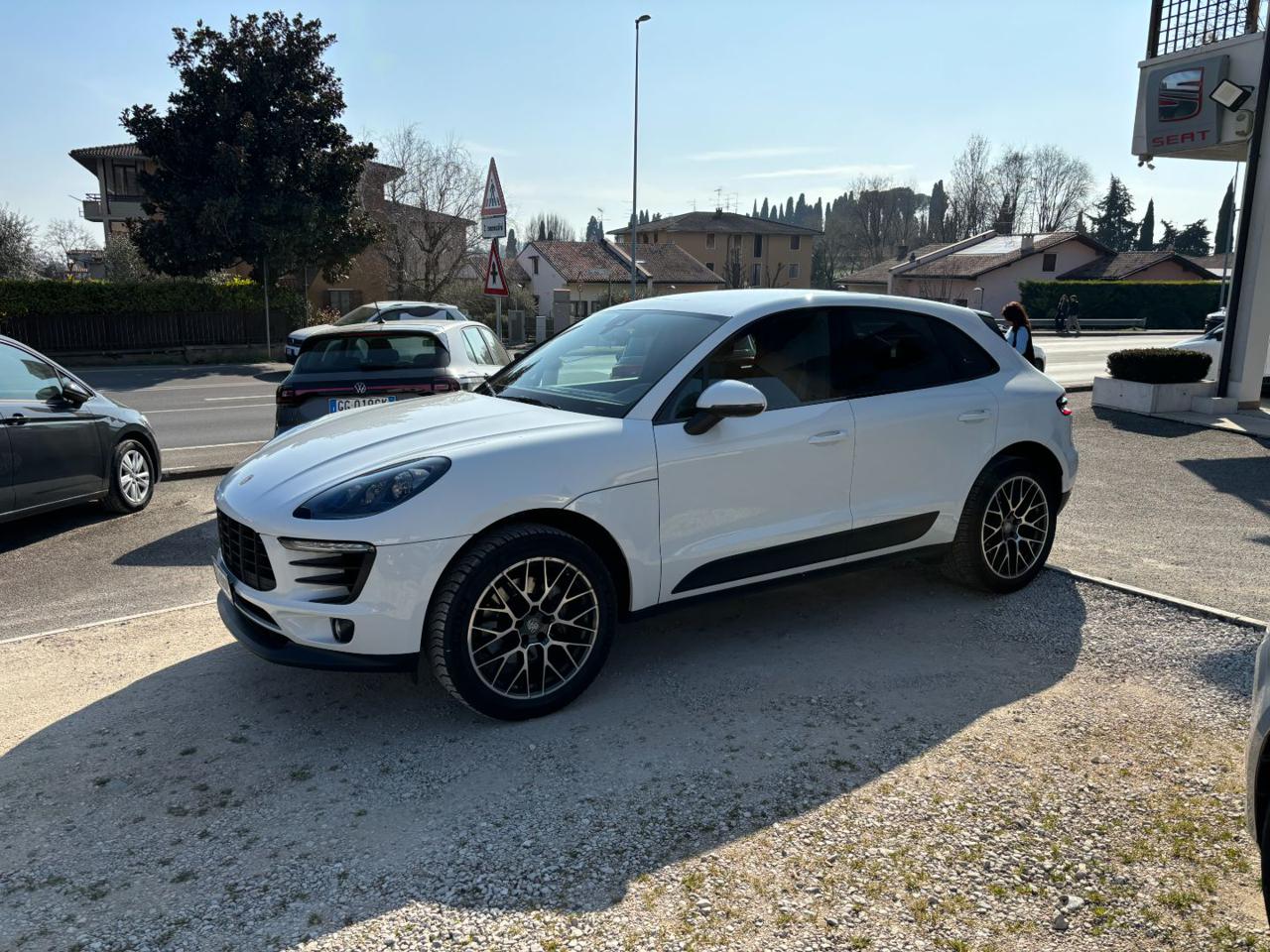 Porsche Macan  2.0