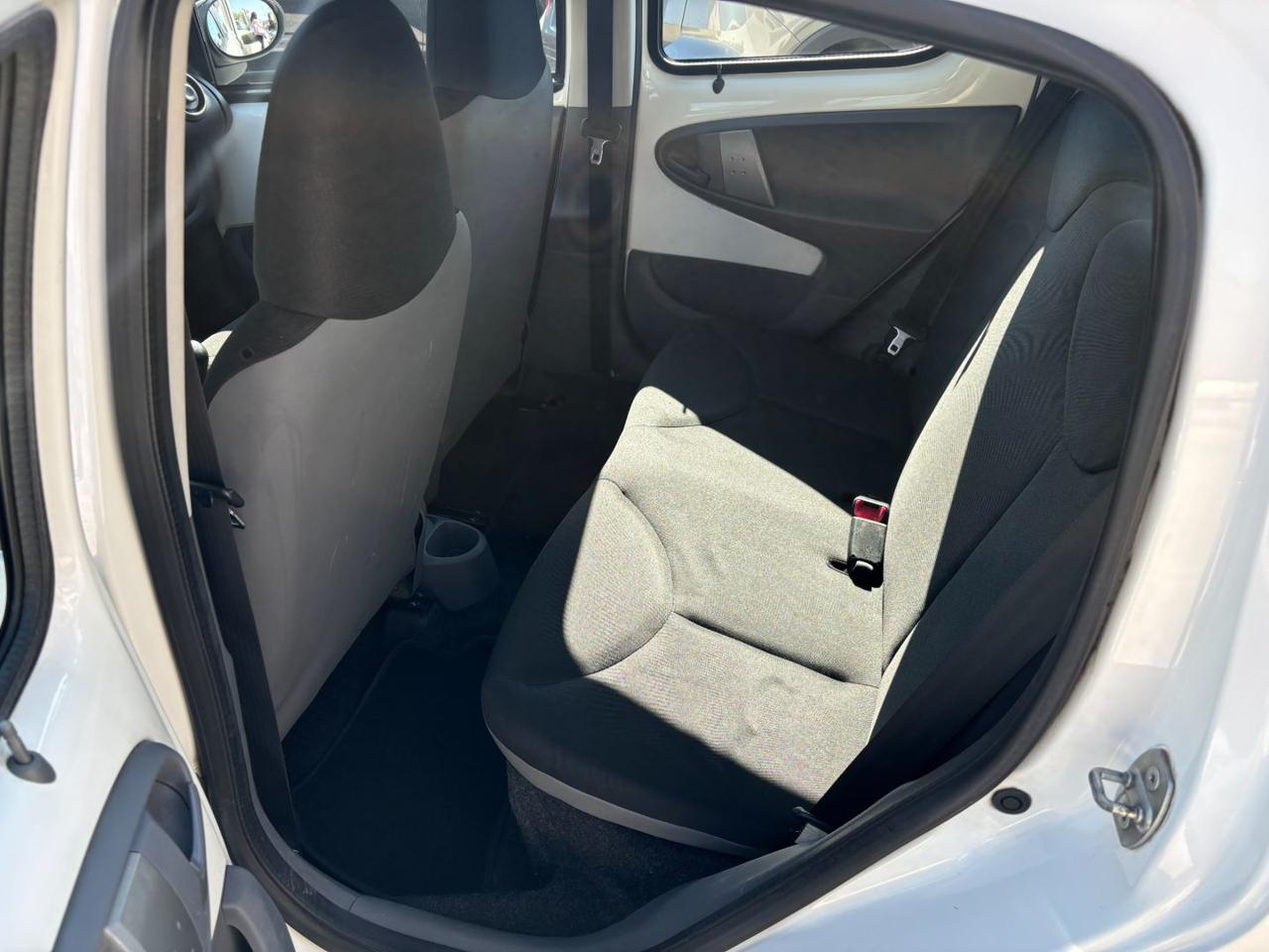 Toyota Aygo  1.0 12V VVT-i 5 porte Now Connect NEOPATENTATI