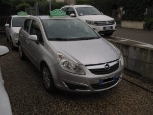 Opel Corsa  1.2 5 porte Club NEOPATENTATI