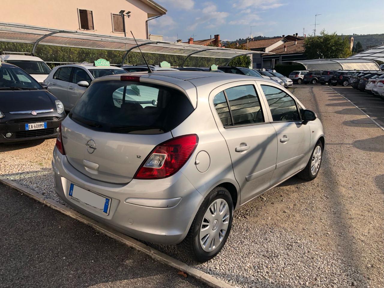 Opel Corsa  1.2 5 porte Club OK NEOPATENTATI