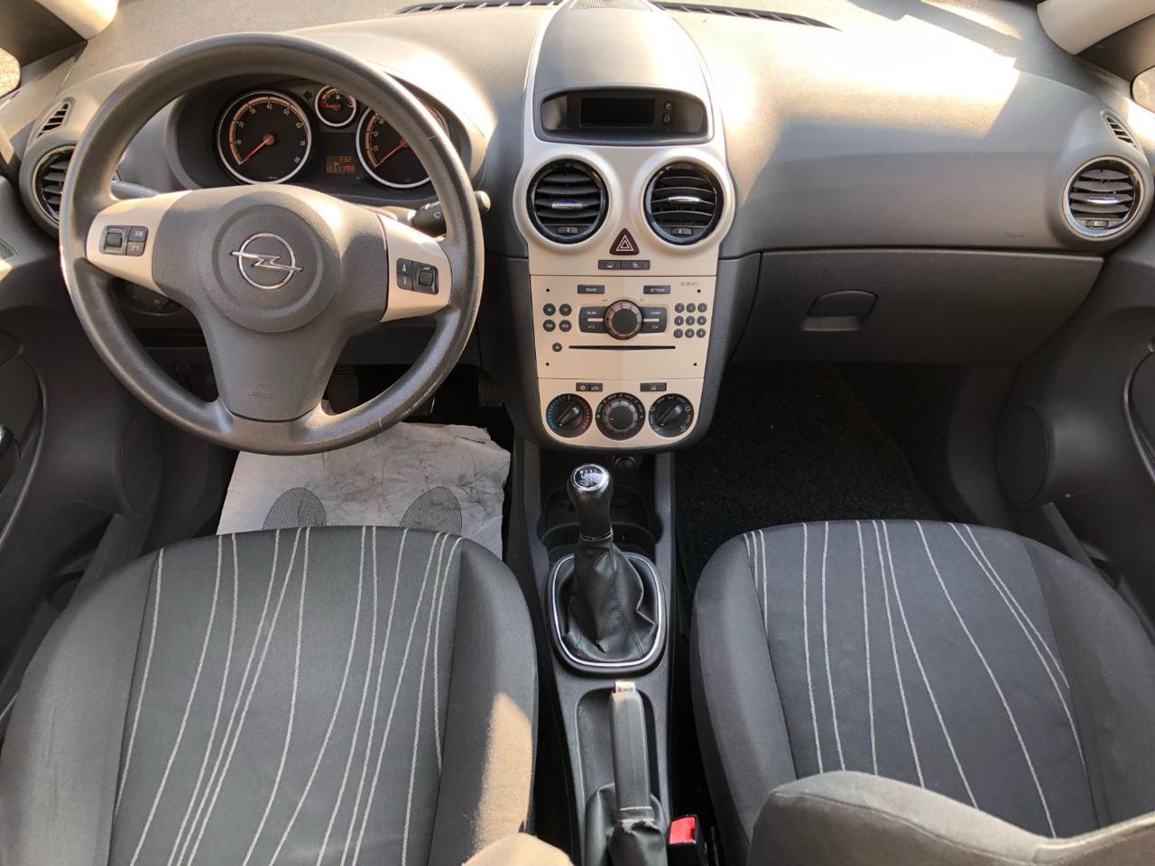 Opel Corsa  1.2 5 porte Club OK NEOPATENTATI