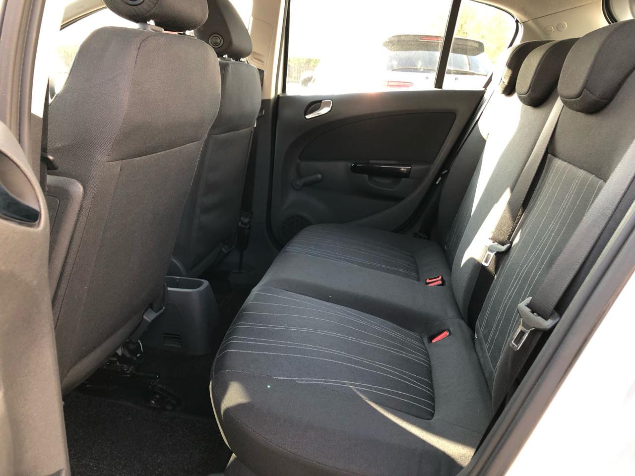 Opel Corsa  1.2 5 porte Club OK NEOPATENTATI