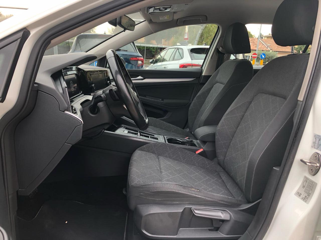 Volkswagen Golf  1.0 eTSI EVO DSG Life OK NEOPATENTATI