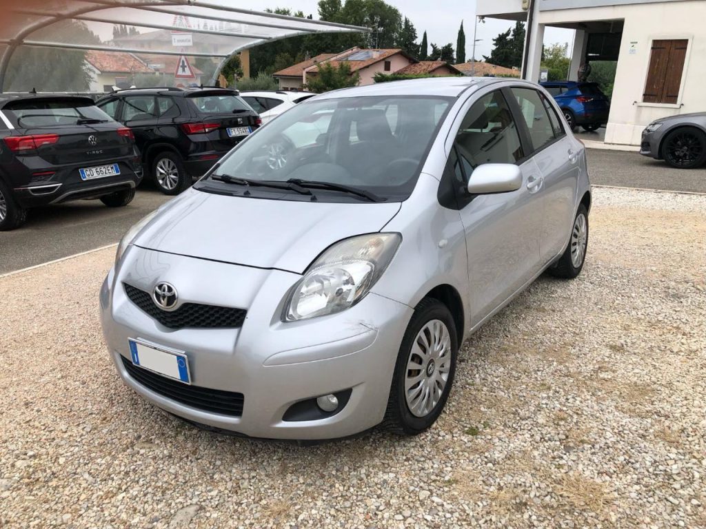 Toyota Yaris  1.3 5 porte Sol OK NEOPATENTATI