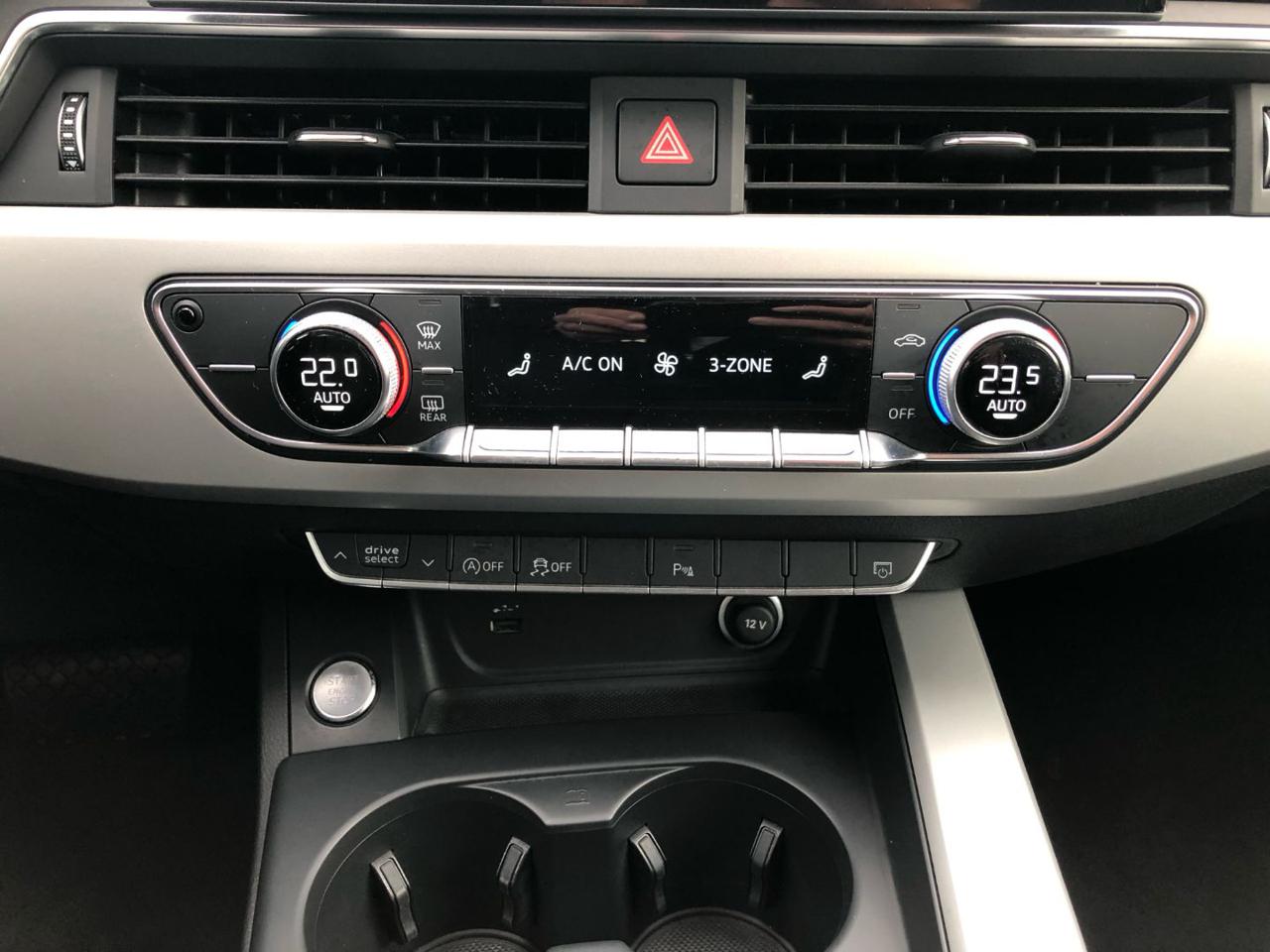 Audi A4  Avant 30 TDI/136 CV S tronic Business Advanced