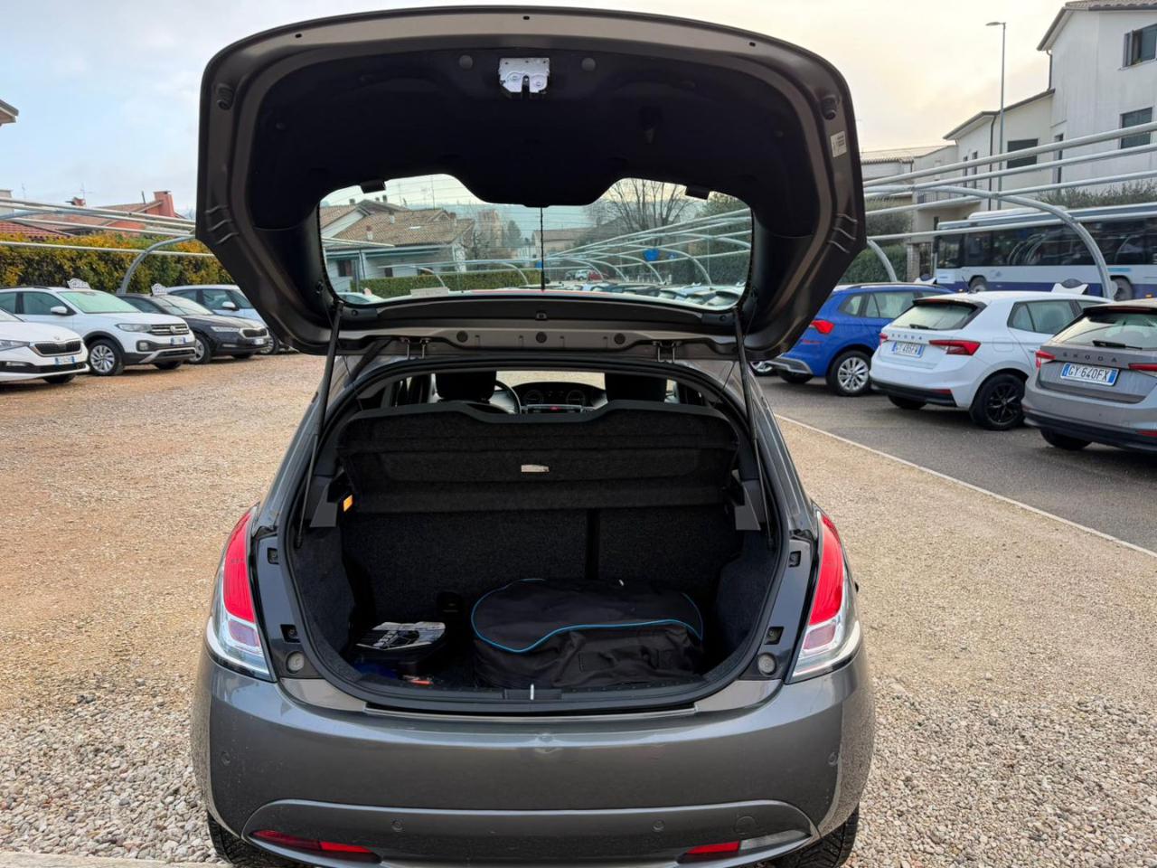 Lancia Ypsilon  1.2 69 CV 5 porte GPL Gold OK NEOPATENTATI