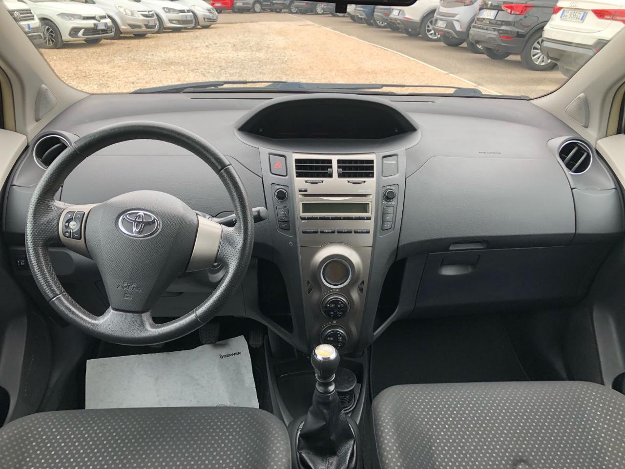 Toyota Yaris  1.3 5 porte Sol OK NEOPATENTATI