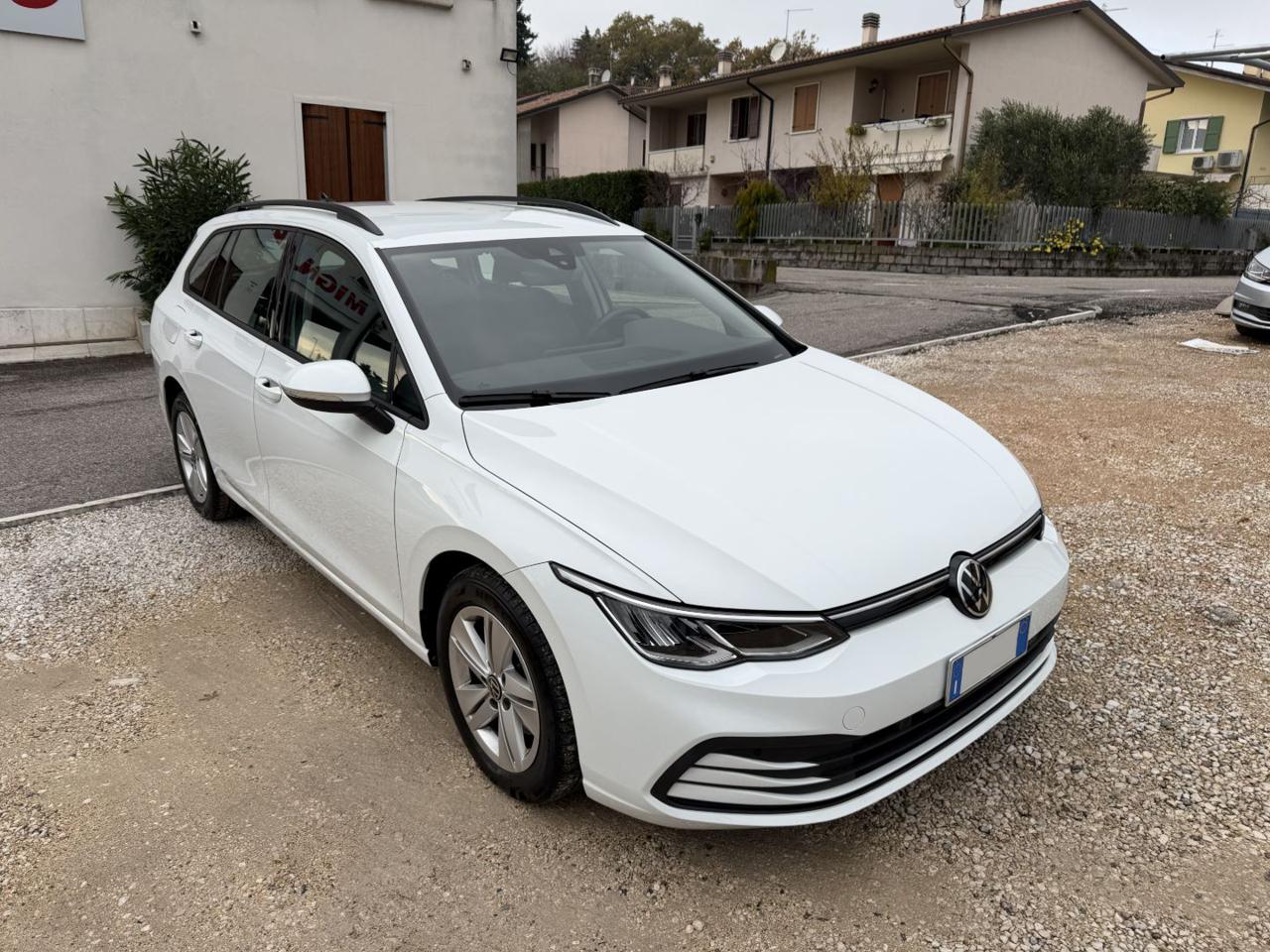 Volkswagen Golf Variant  2.0 TDI SCR DSG Life OK NEOPATENTATI