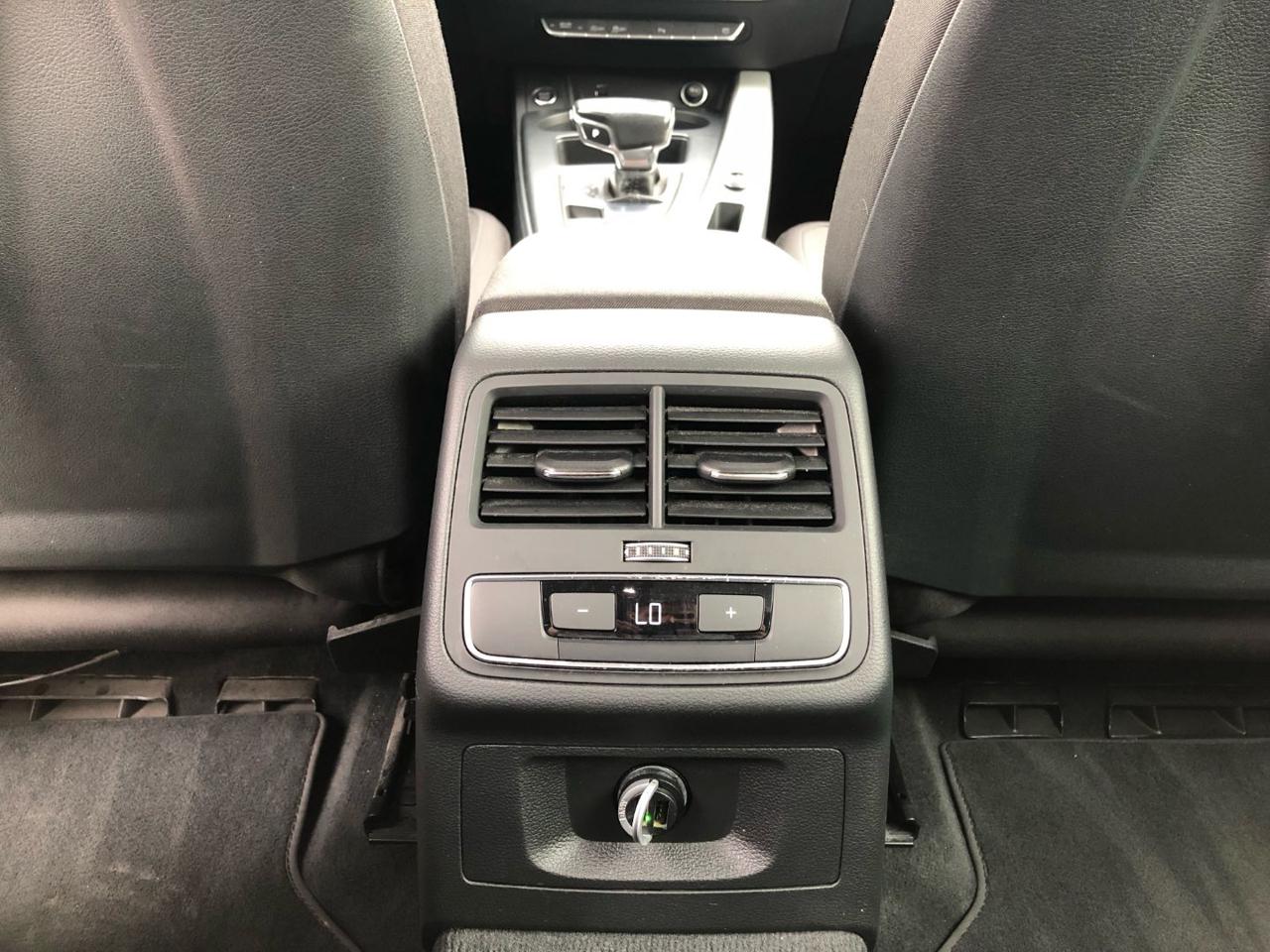 Audi A4  Avant 30 TDI/136 CV S tronic Business Advanced