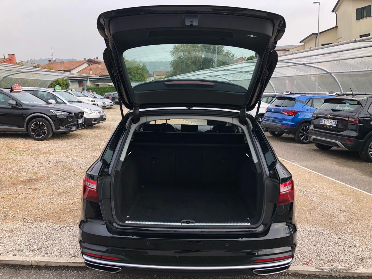 Audi A4  Avant 30 TDI/136 CV S tronic Business Advanced