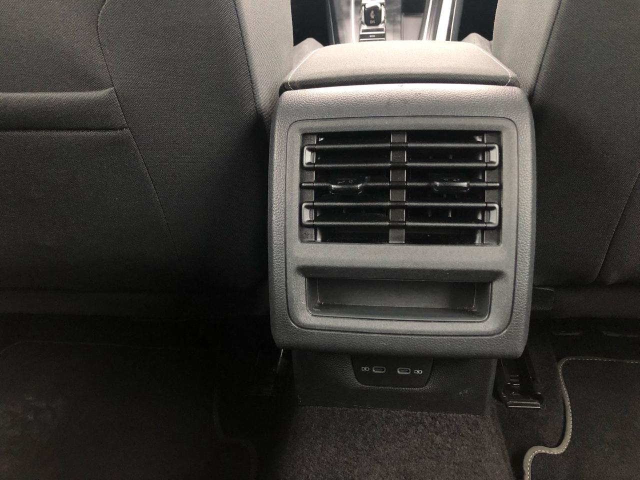 Volkswagen Golf  1.0 eTSI EVO DSG Life OK NEOPATENTATI