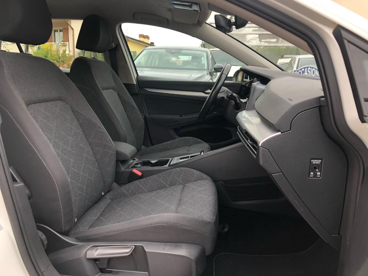 Volkswagen Golf  1.0 eTSI EVO DSG Life OK NEOPATENTATI