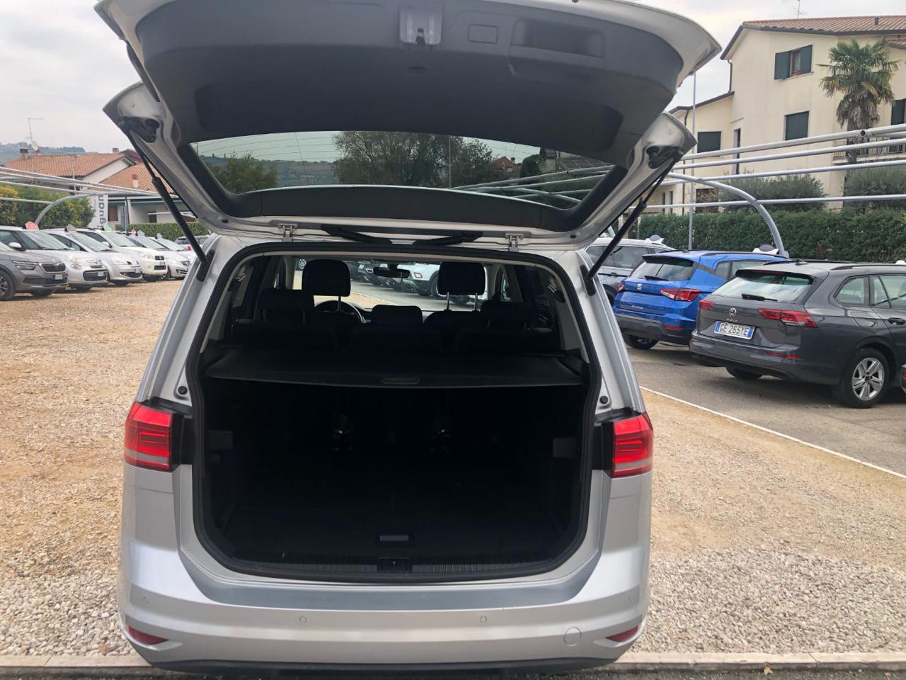 Volkswagen Touran  1.6 TDI 115 CV SCR DSG Business BlueMotion Technol