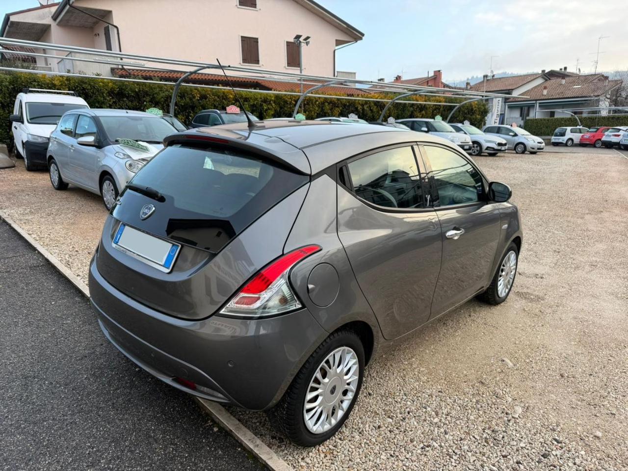 Lancia Ypsilon  1.2 69 CV 5 porte GPL Gold OK NEOPATENTATI