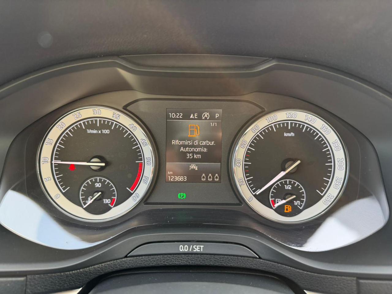 Skoda Karoq  2.0 TDI EVO SCR 115 CV DSG Executive OK NEOP.