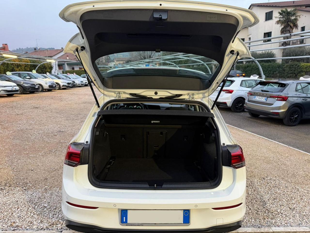 Volkswagen Golf  2.0 TDI DSG SCR Life OK NEOPATENTATI