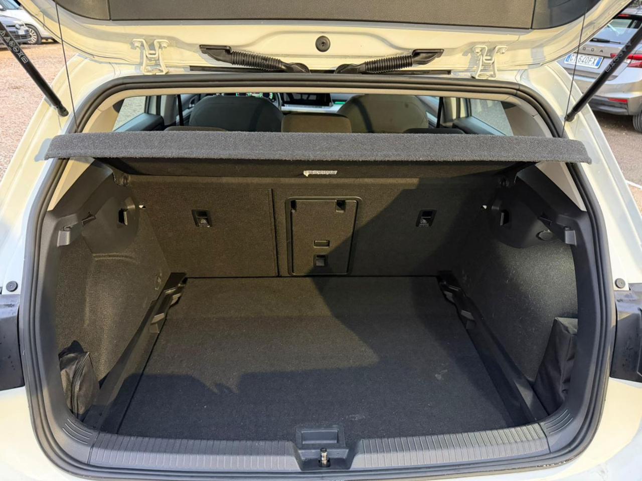 Volkswagen Golf  2.0 TDI DSG SCR Life OK NEOPATENTATI