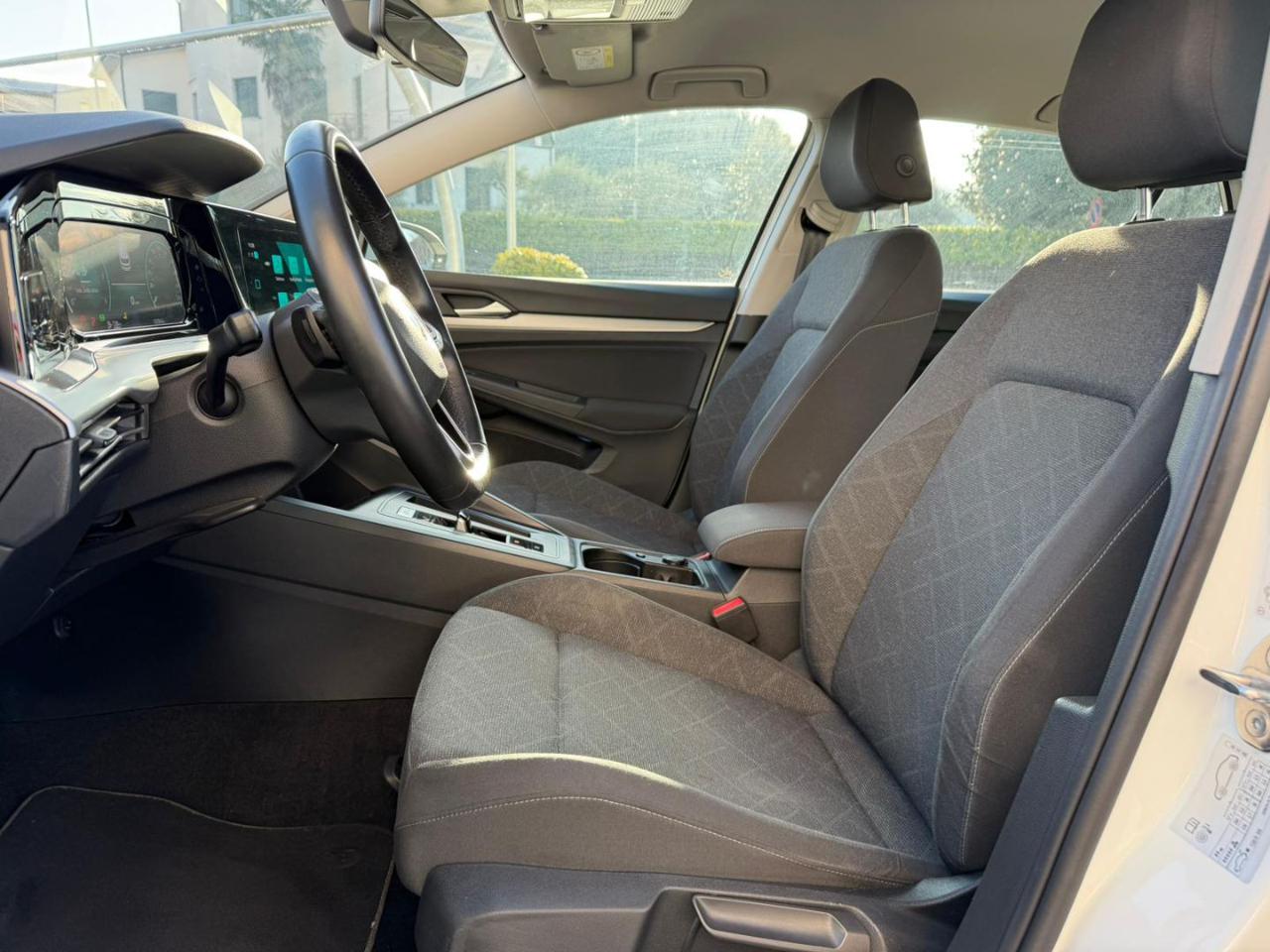 Volkswagen Golf  2.0 TDI DSG SCR Life OK NEOPATENTATI