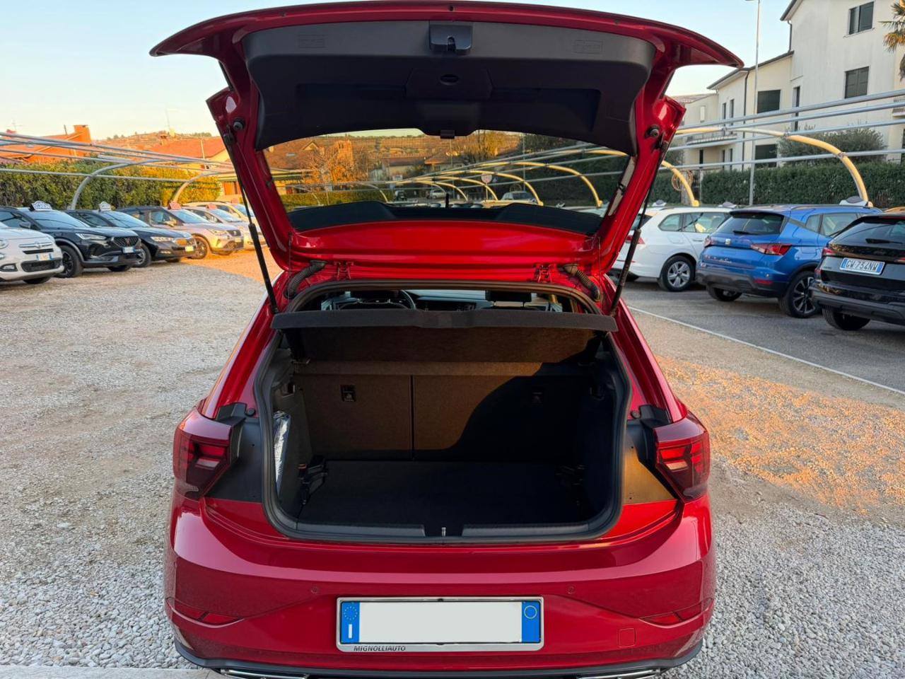 Volkswagen Polo  1.0 TSI R-Line OK NEOPATENTATI