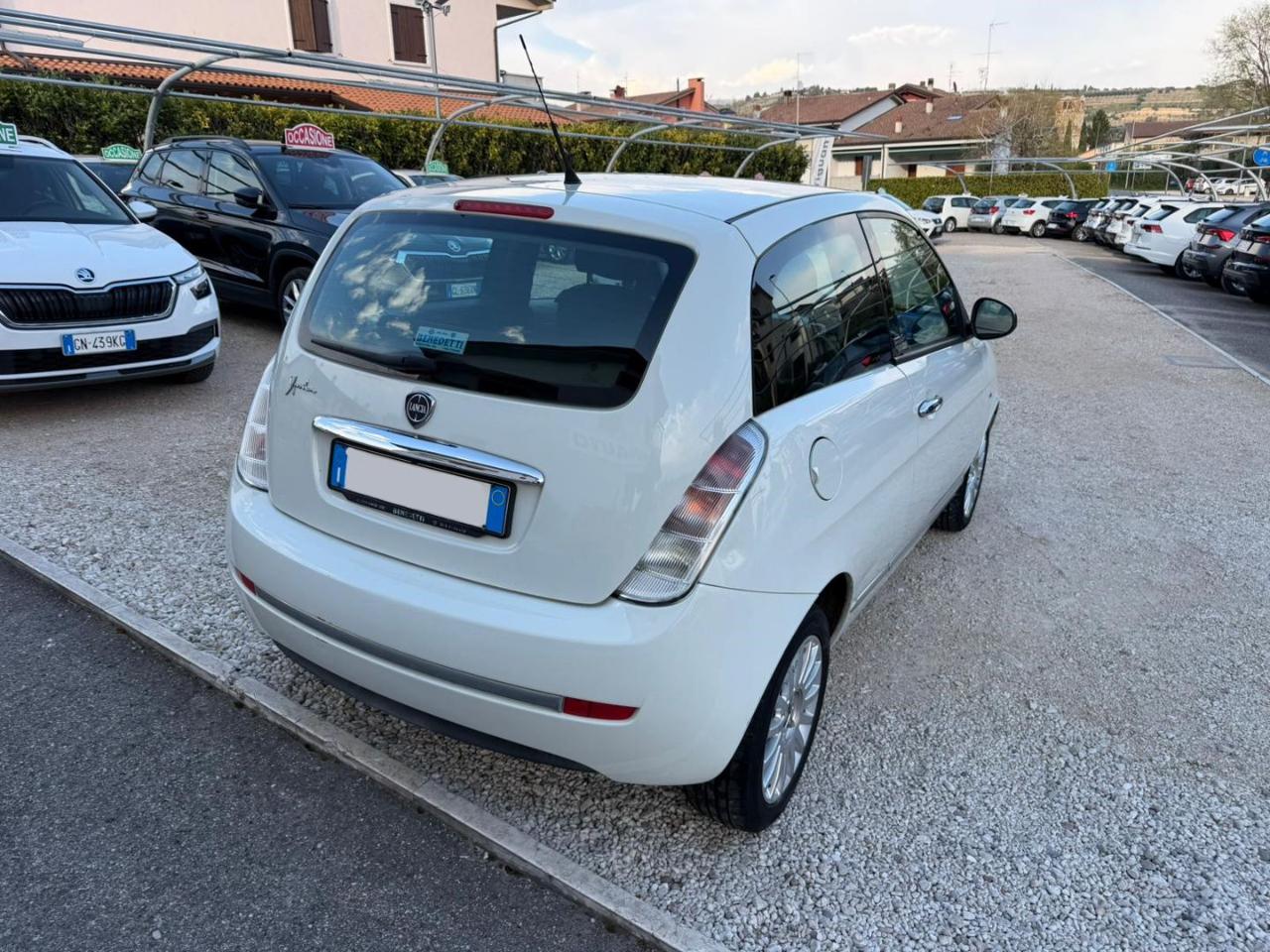 Lancia Ypsilon  1.2 69 CV Unyca – PER COMMERCIANTI – TRATTABILE