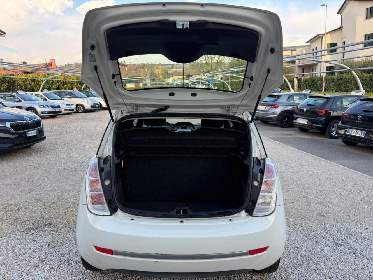 Lancia Ypsilon  1.2 69 CV Unyca – PER COMMERCIANTI – TRATTABILE