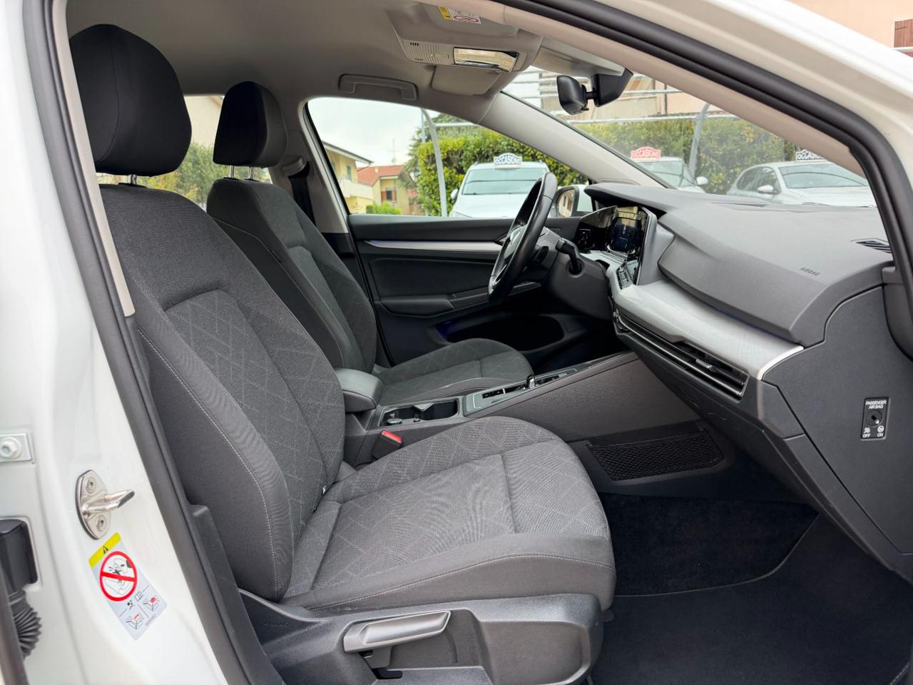 Volkswagen Golf Variant  2.0 TDI SCR DSG Life OK NEOPATENTATI