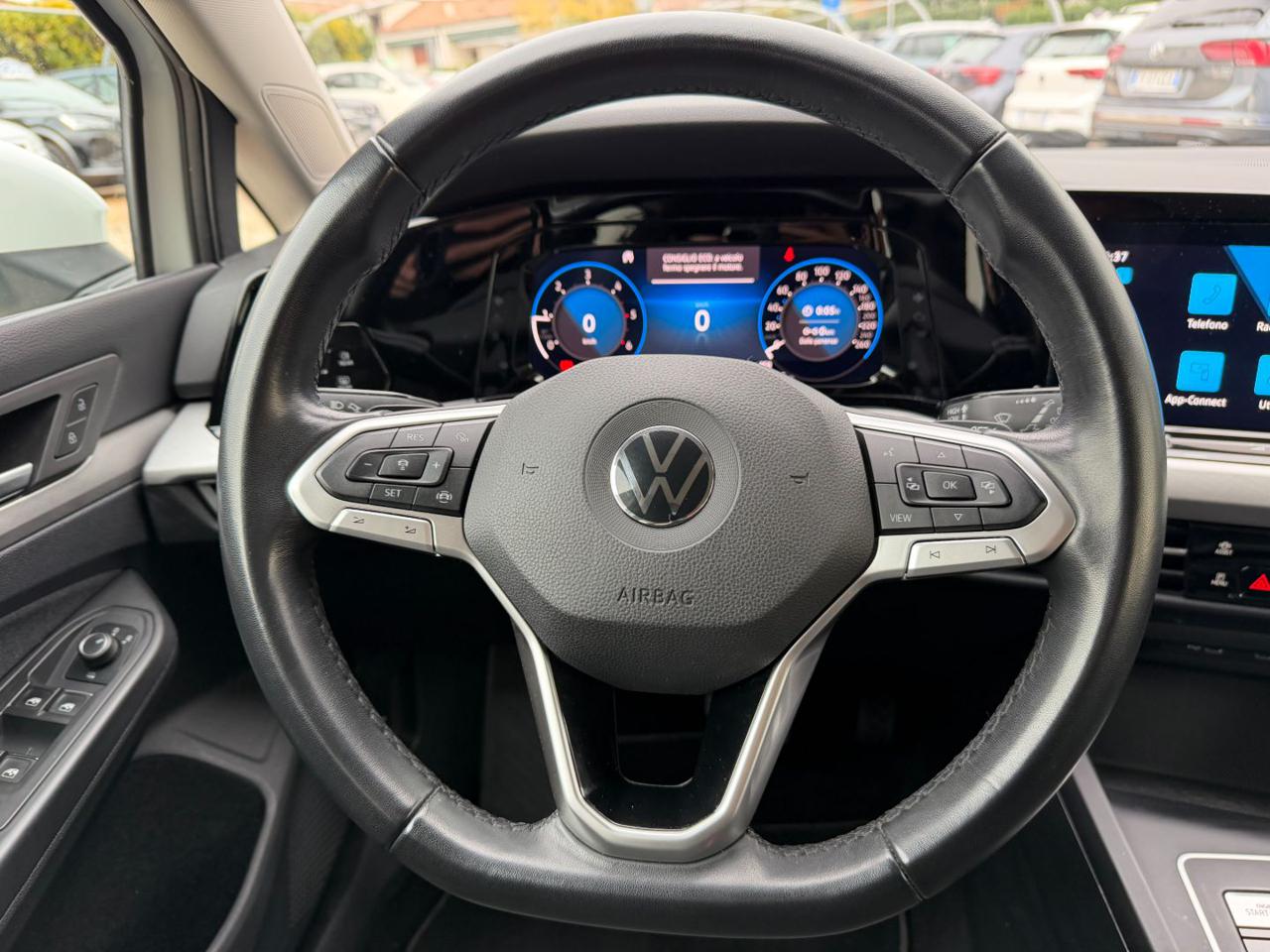 Volkswagen Golf Variant  2.0 TDI SCR DSG Life OK NEOPATENTATI