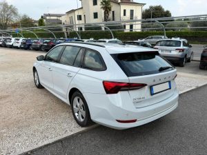 Skoda Octavia 2.0 TDI EVO SCR DSG Wagon Executive OK NEOP.