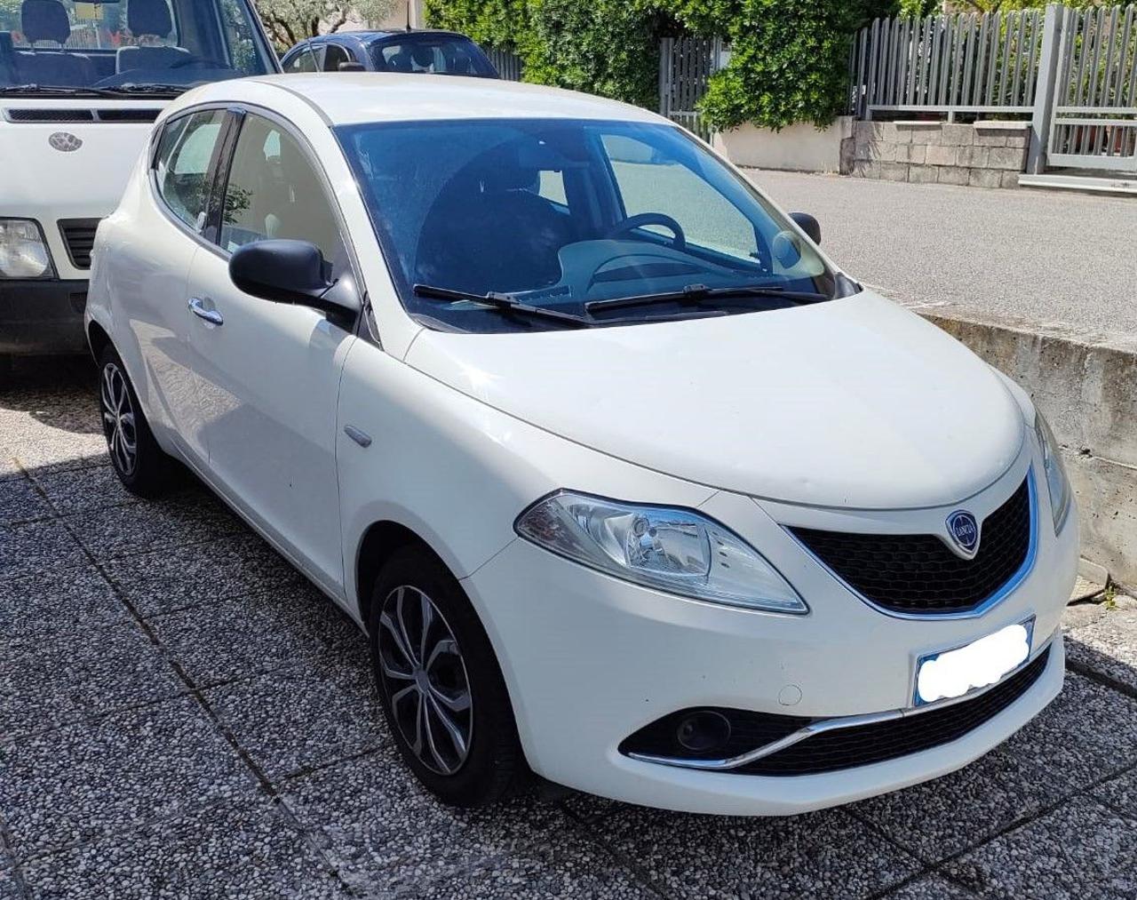 Lancia Ypsilon 1.2 69 CV 5 porte GPL Ecochic Silver