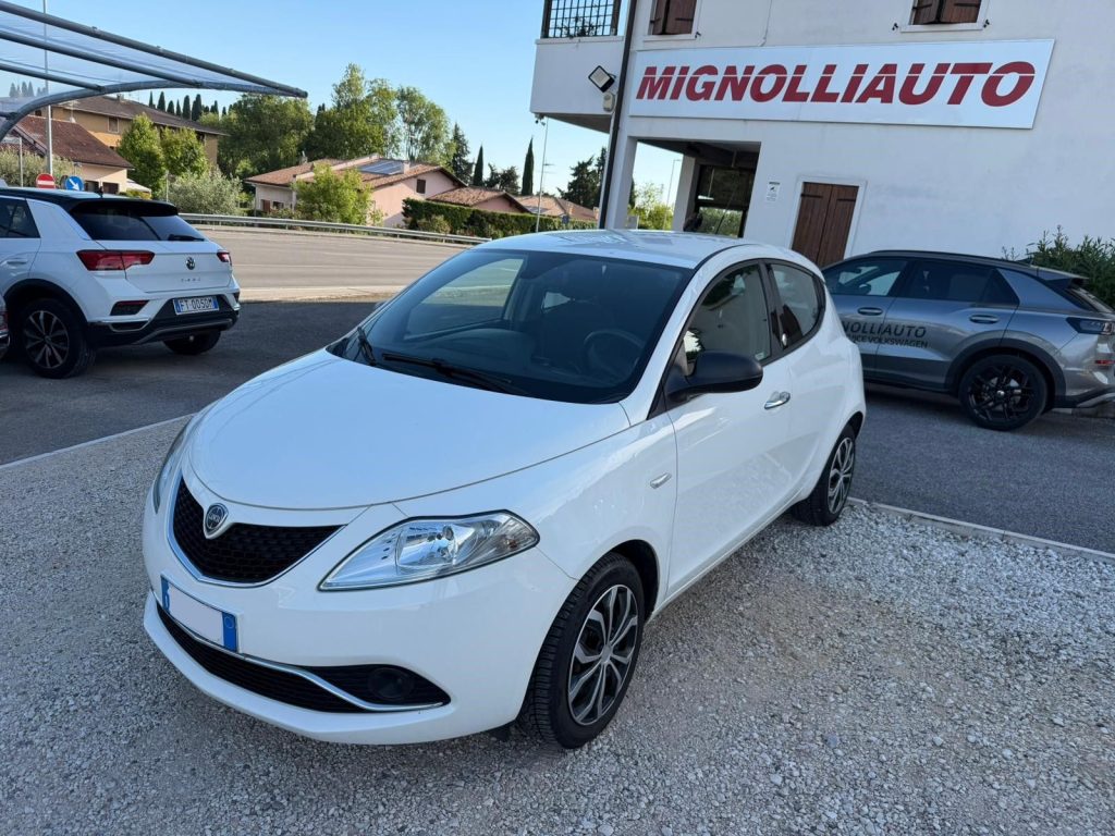 Lancia Ypsilon  1.2 69 CV 5 porte GPL Ecochic Silver