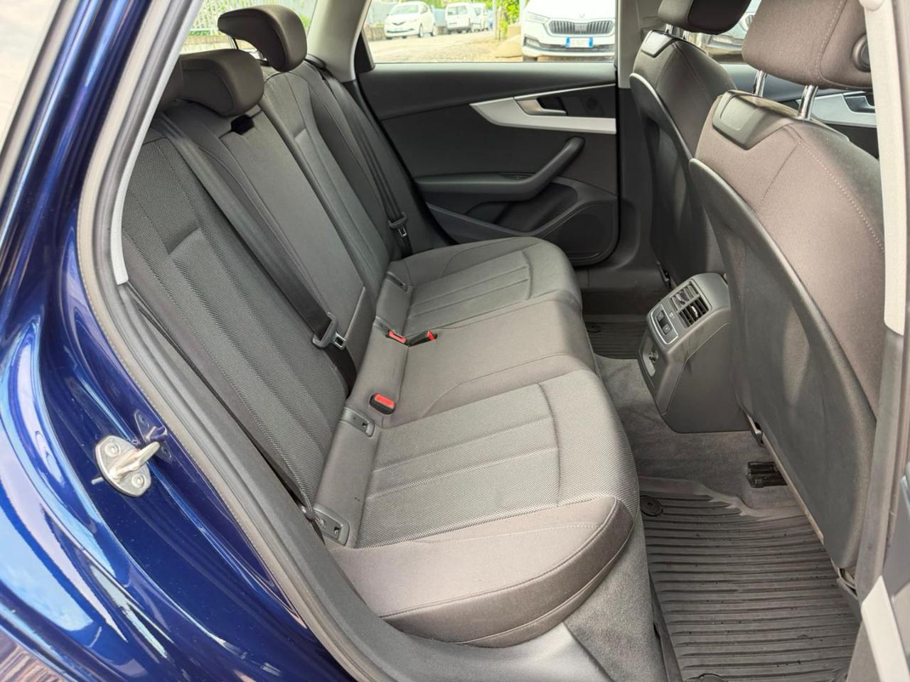 Audi A4  Avant 40 TDI S tronic Business Advanced