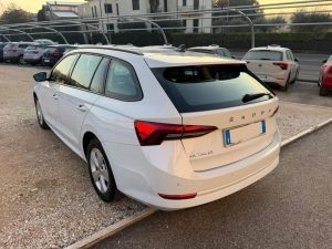 Skoda Octavia 2.0 TDI EVO SCR DSG Wagon Executive