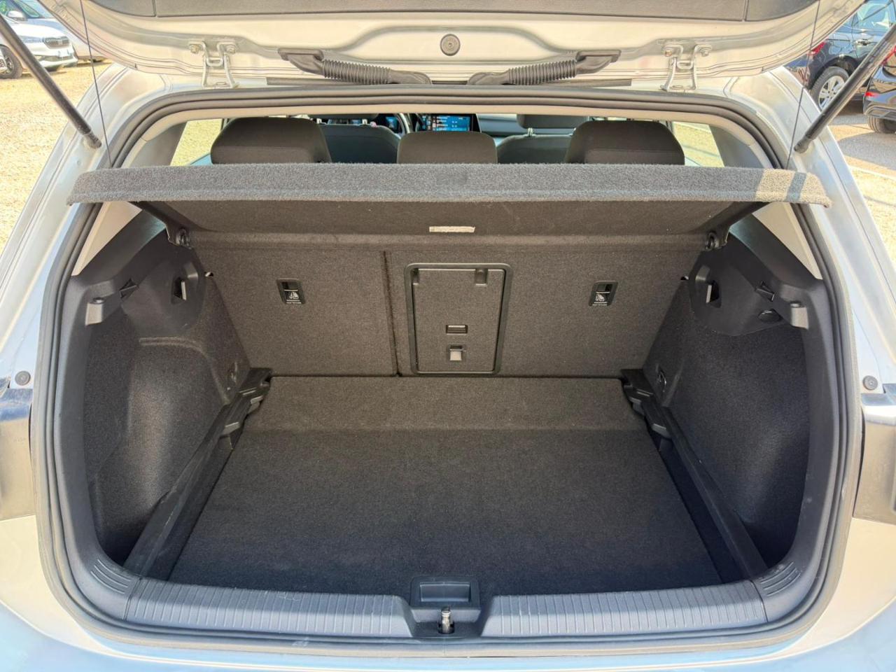 Volkswagen Golf  1.0 eTSI EVO DSG Life OK NEOPATENTATI