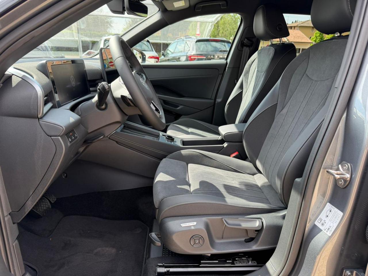Volkswagen T-Roc  1.5 eTSI ACT DSG Style OK NEOPATENTATI