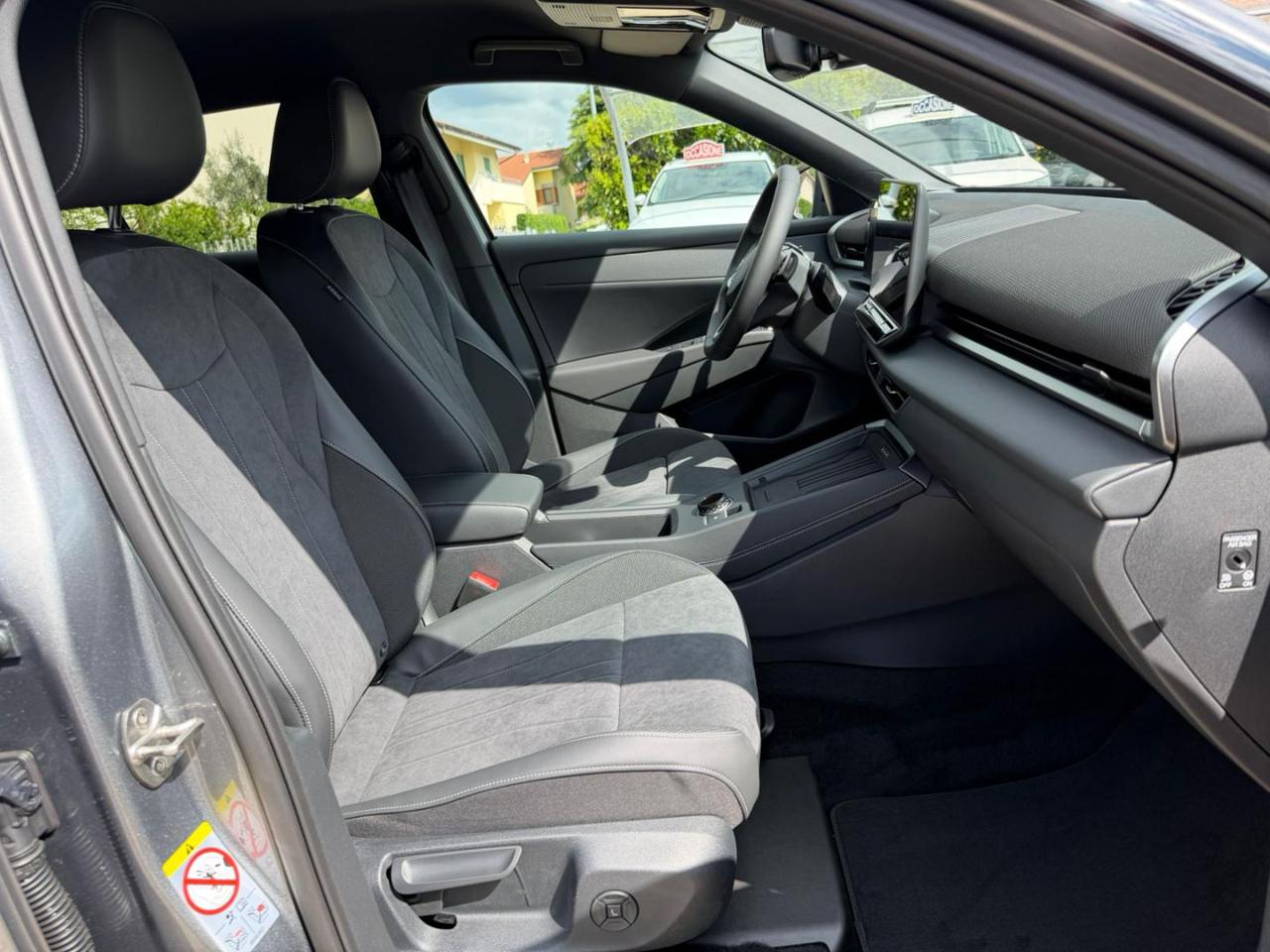 Volkswagen T-Roc  1.5 eTSI ACT DSG Style OK NEOPATENTATI