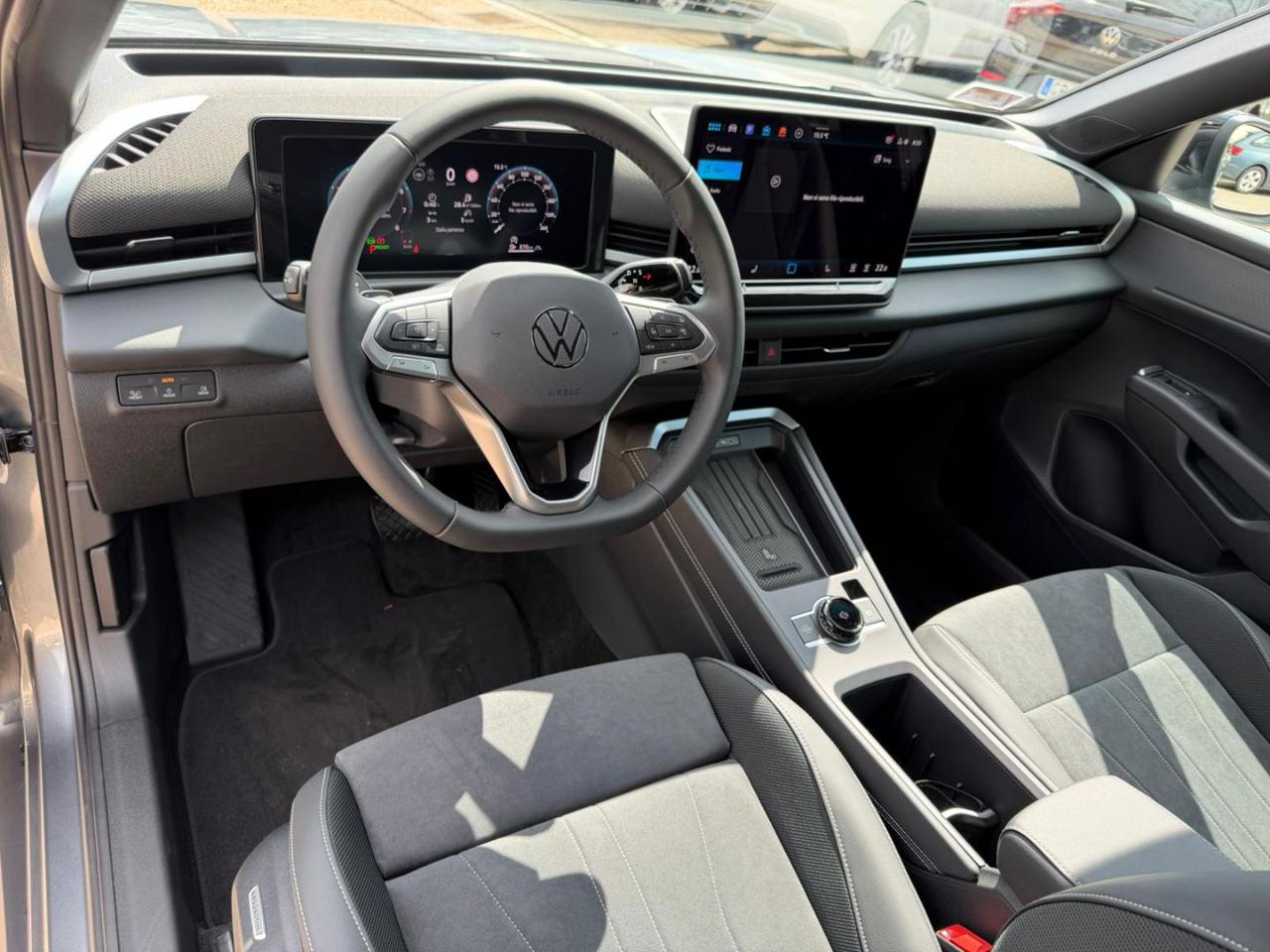 Volkswagen T-Roc  1.5 eTSI ACT DSG Style OK NEOPATENTATI