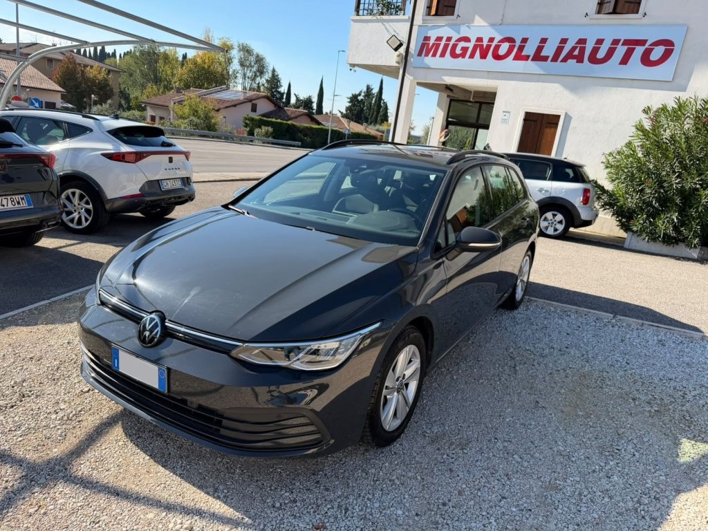Volkswagen Golf Variant  2.0 TDI SCR DSG Life OK NEOPATENTATI